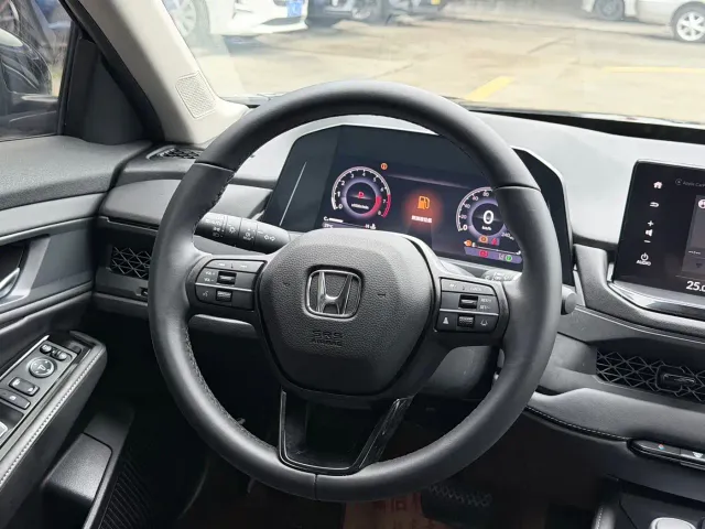 Honda Accord — Фото автомобиля 5
