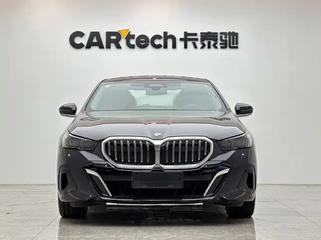 BMW 5 Series — Фото автомобиля 7