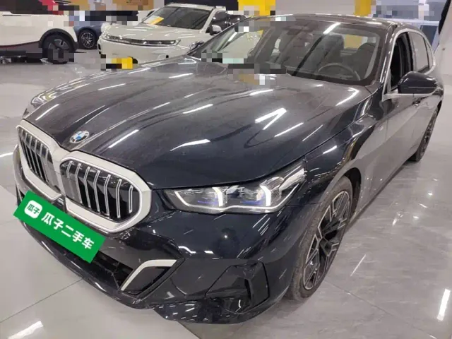 Фотография автомобиля — BMW 5 Series