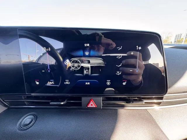 Hyundai Elantra — Фото автомобиля 16