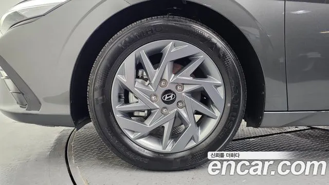 Hyundai Avante CN7 — Фото автомобиля 5