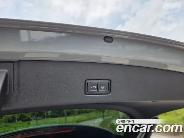 Audi Q4 e-tron — Фото автомобиля 11