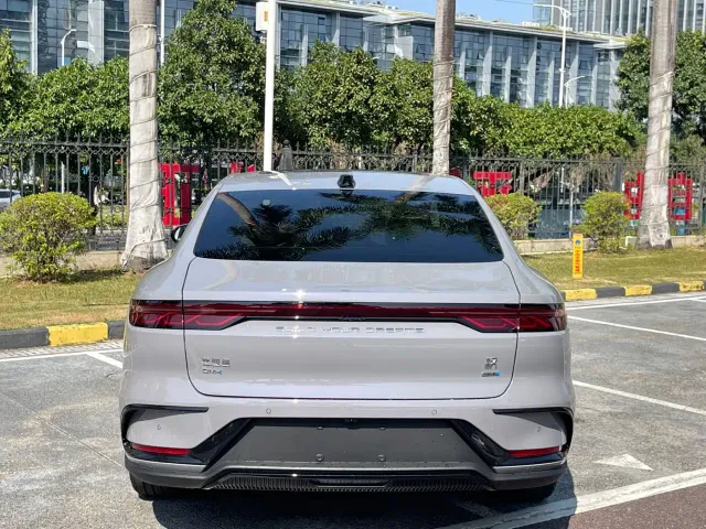 BYD Han — Фото автомобиля 12