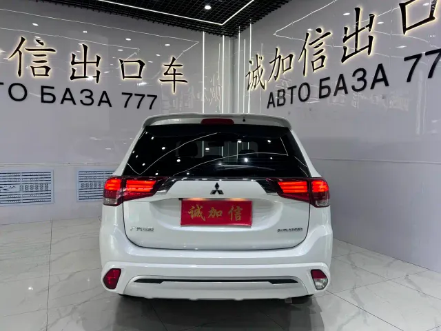 Mitsubishi Outlander — Фото автомобиля 5