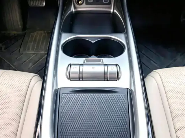 BYD Dolphin — Фото автомобиля 10