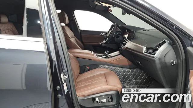 BMW X6 xDrive40i M Sport — Фото автомобиля 10