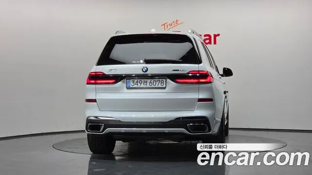 BMW X7 — Фото автомобиля 2