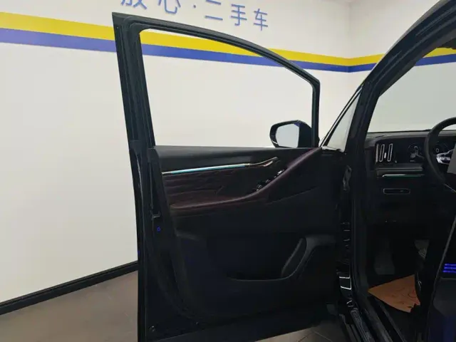 GAC Trumpchi M8 — Фото автомобиля 7