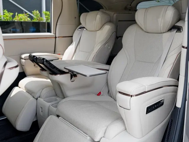 Lexus Lexus LM 2025 Model 500h Six-Seater Prestige Edition — Фото автомобиля 11