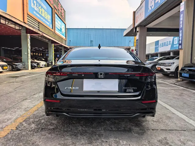 Honda Accord — Фото автомобиля 12