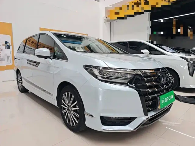 Honda Elysion — Фото автомобиля 3