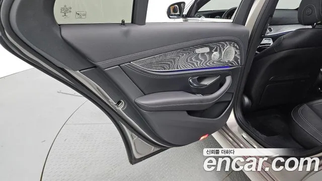Mercedes-Benz E-Class E-класс W213 E350 4MATIC Avantgarde — Фото автомобиля 22