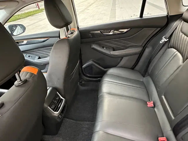 Dongfeng Yixuan MAX — Фото автомобиля 6