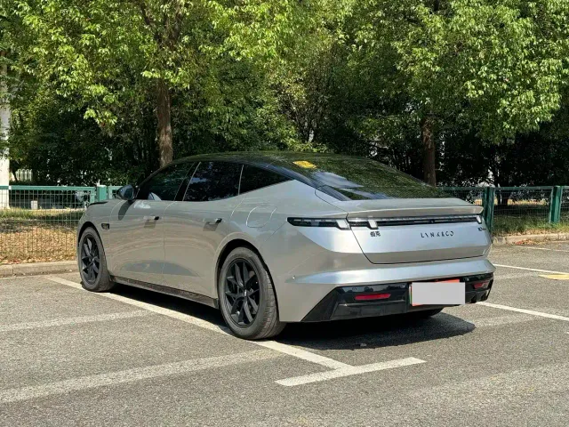 Lynk & Co 10 EM-P — Фото автомобиля 4