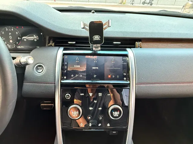 Land Rover Discovery Sport — Фото автомобиля 8
