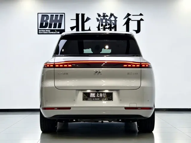 IM Motors LS8 — Фото автомобиля 5