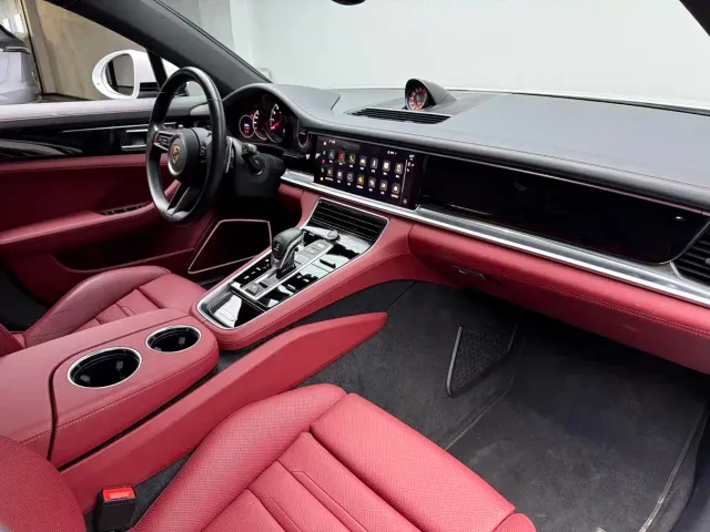 Porsche Panamera — Фото автомобиля 11