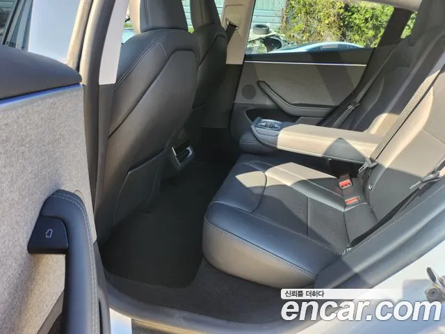 Tesla Model 3 — Фото автомобиля 7