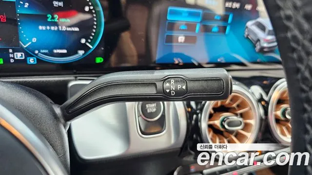 Mercedes-Benz EQB — Фото автомобиля 9