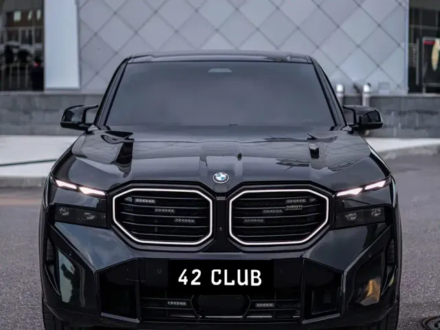 BMW XM — Фото автомобиля 2