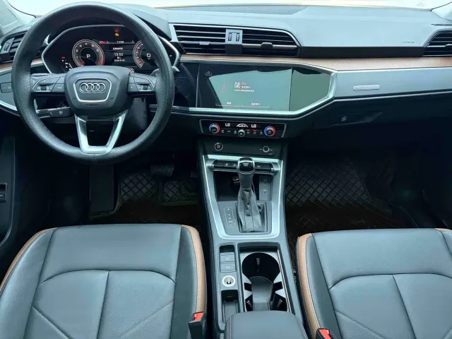 Audi Q3 — Фото автомобиля 10