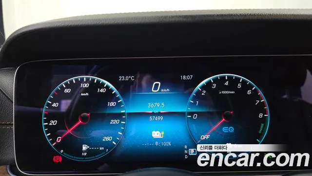 Mercedes-Benz E-Class — Фото автомобиля 11