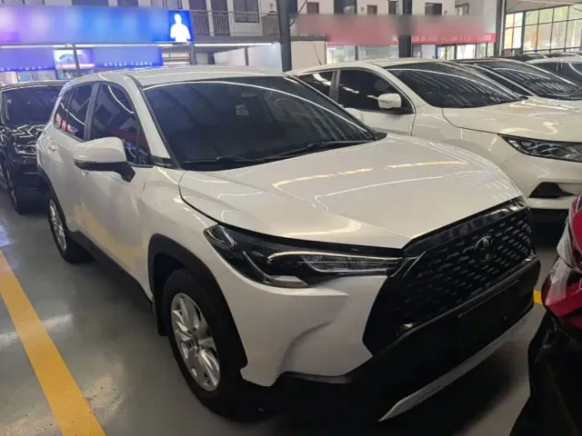 Toyota Corolla Cross — Фото автомобиля 3