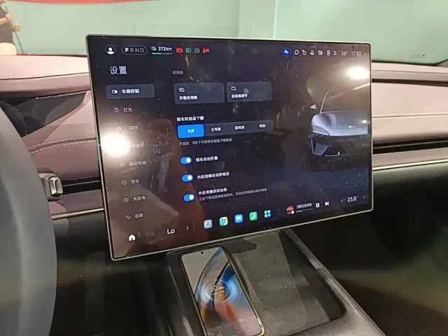 Xiaomi SU7 — Фото автомобиля 12
