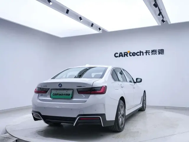 BMW i3 — Фото автомобиля 18