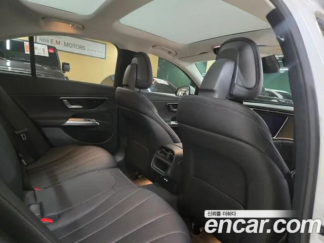 Mercedes-Benz E-Class — Фото автомобиля 13