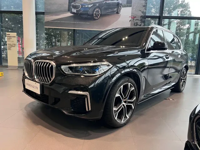 Фотография автомобиля — BMW X5