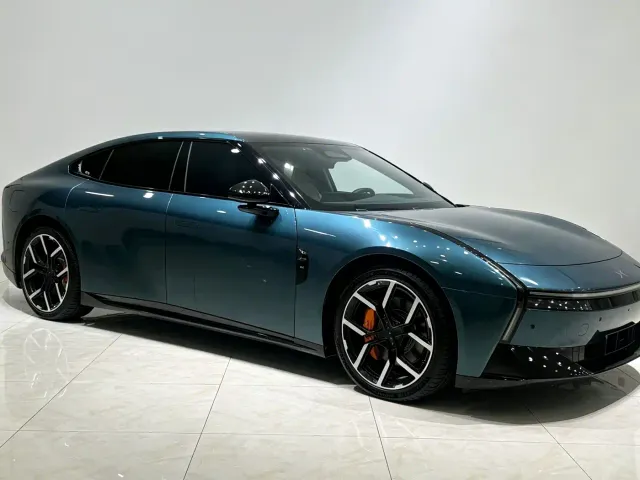 Xpeng P7 — Фото автомобиля 3