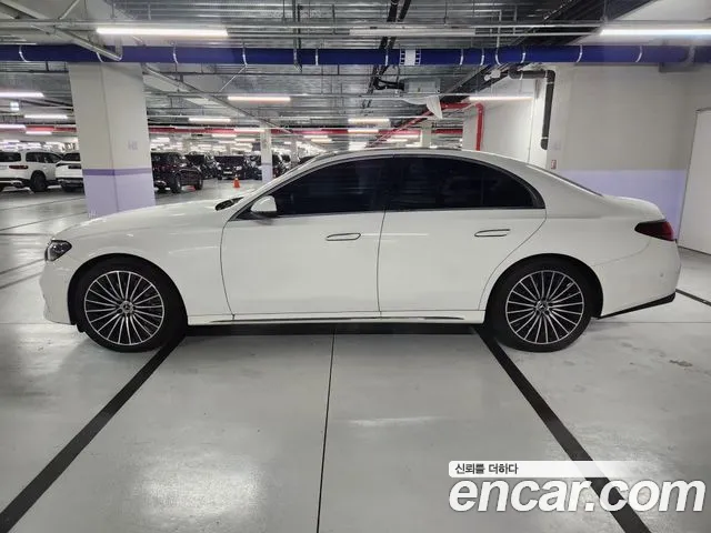 Mercedes-Benz E-Class — Фото автомобиля 5