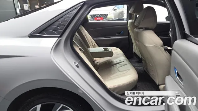 Hyundai AVANTE Новый Avante (CN7) — Фото автомобиля 11