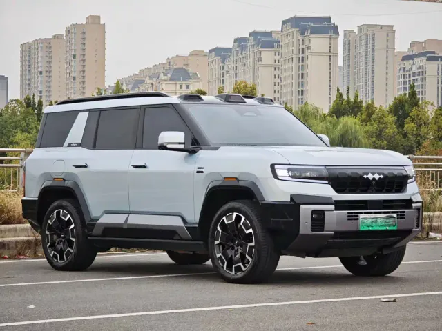 BYD FangChengBao Leopard 8 — Фото автомобиля 3