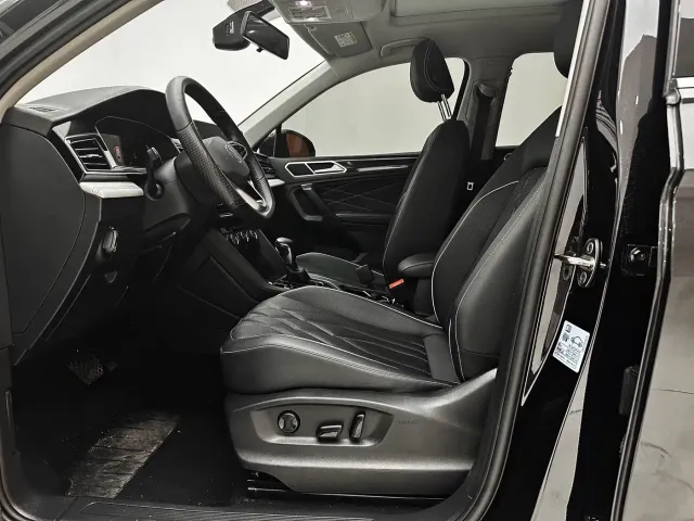 Volkswagen Tiguan L — Фото автомобиля 22