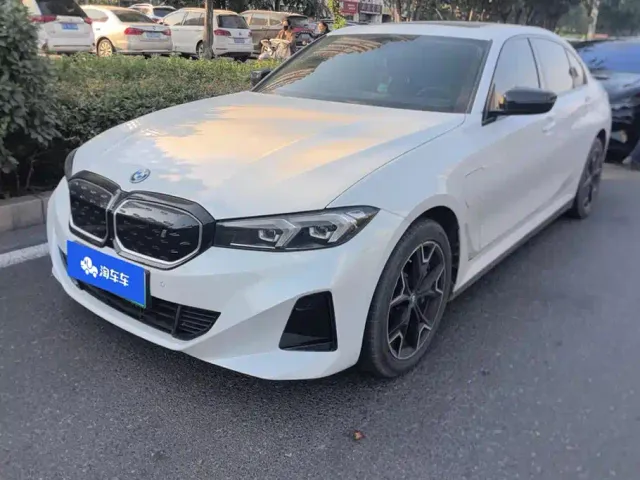 Фотография автомобиля — BMW i3