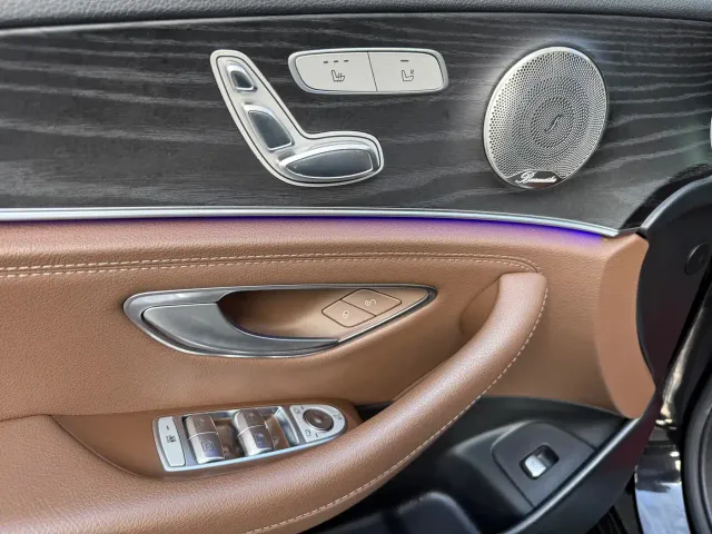 Mercedes-Benz E-Class — Фото автомобиля 14
