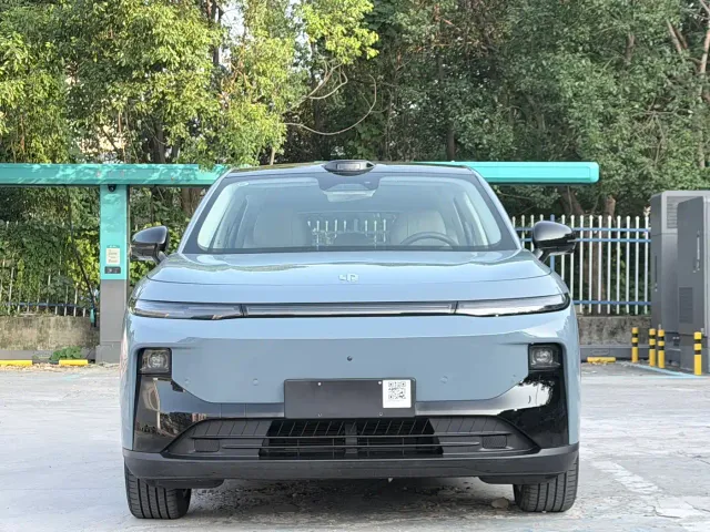Leapmotor B10 — Фото автомобиля 2
