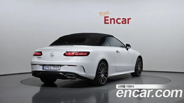 Mercedes-Benz E-Class — Фото автомобиля 2