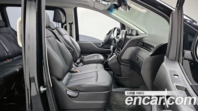 Hyundai Staria Staria 4WD Tourer 9 мест — Фото автомобиля 10