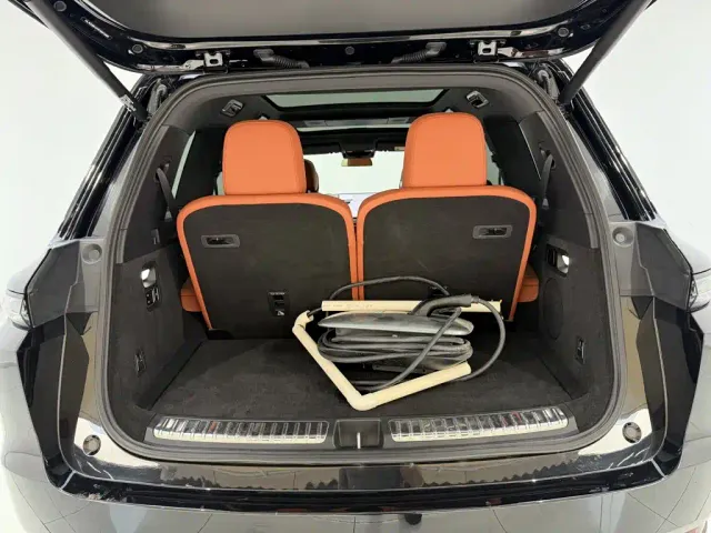 Li Auto Li Xiang L9 2022 Max — Фото автомобиля 29