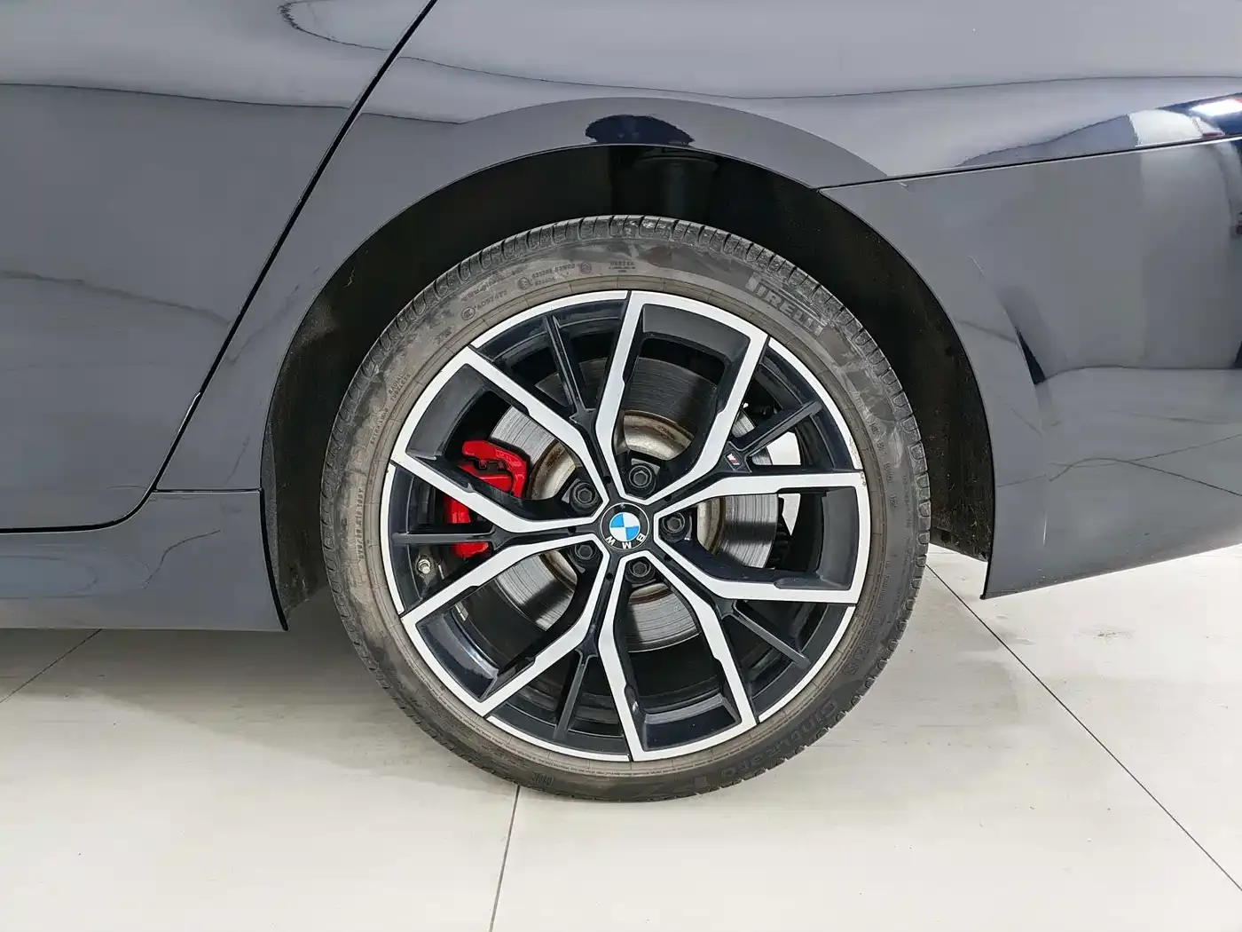 BMW BMW 5 Series 2022 530Li Exclusive M Sport Package — Фото автомобиля 15