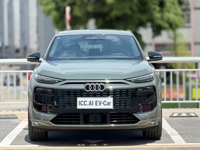 Audi Q6L e-tron — Фото автомобиля 2