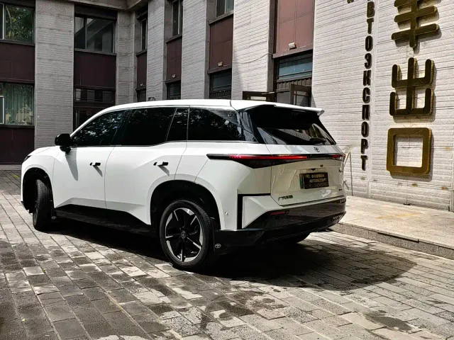 Toyota BoZhi 3X — Фото автомобиля 2