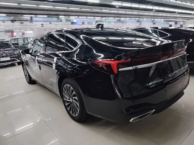Buick LaCrosse — Фото автомобиля 4