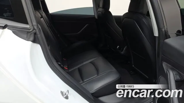 Tesla Model 3 — Фото автомобиля 11