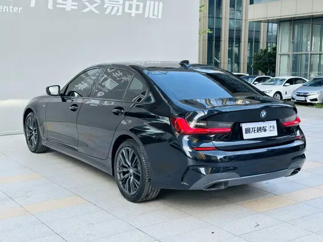BMW 3 Series — Фото автомобиля 16