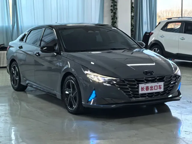Hyundai Elantra — Фото автомобиля 4