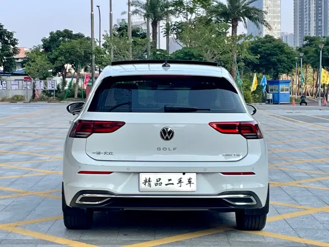 Volkswagen Golf — Фото автомобиля 5